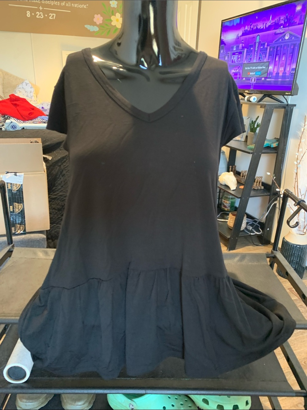 #133 Time and Tru Black V-Neck Peplum Tunic Top